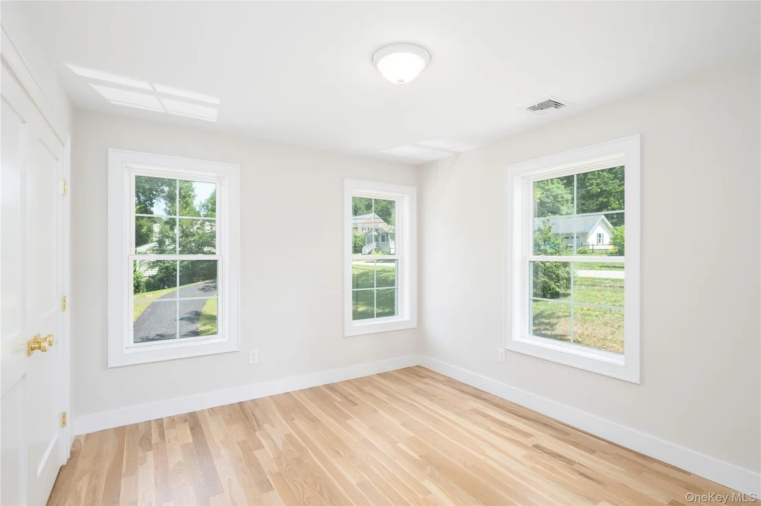 Photo of 15 Tompkins Avenue