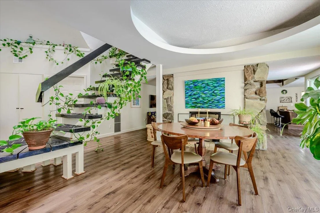 Photo of 35 Melrose Parkway