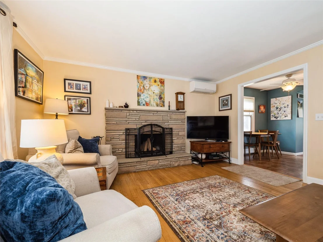 Photo of 49 Sharon Drive