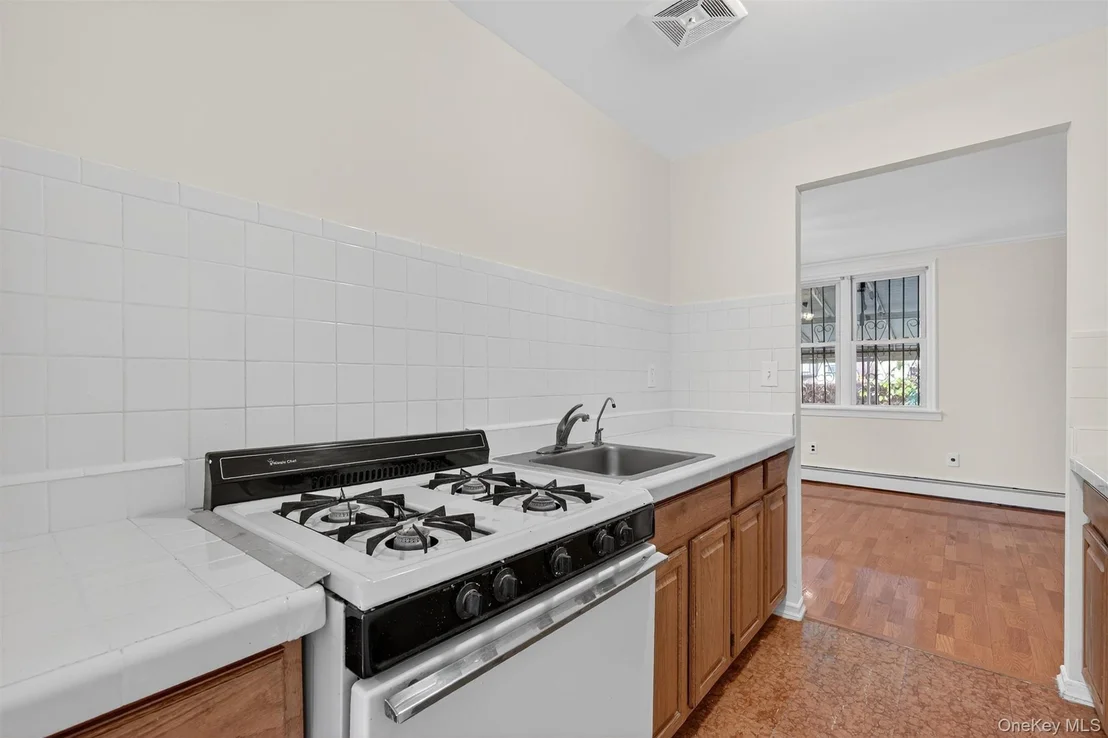 Photo of 1042 Fox Street