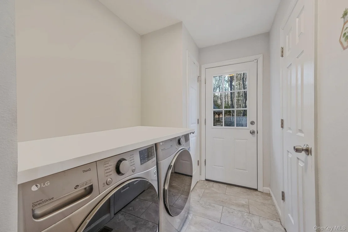 Photo of 231 W Woodside Avenue