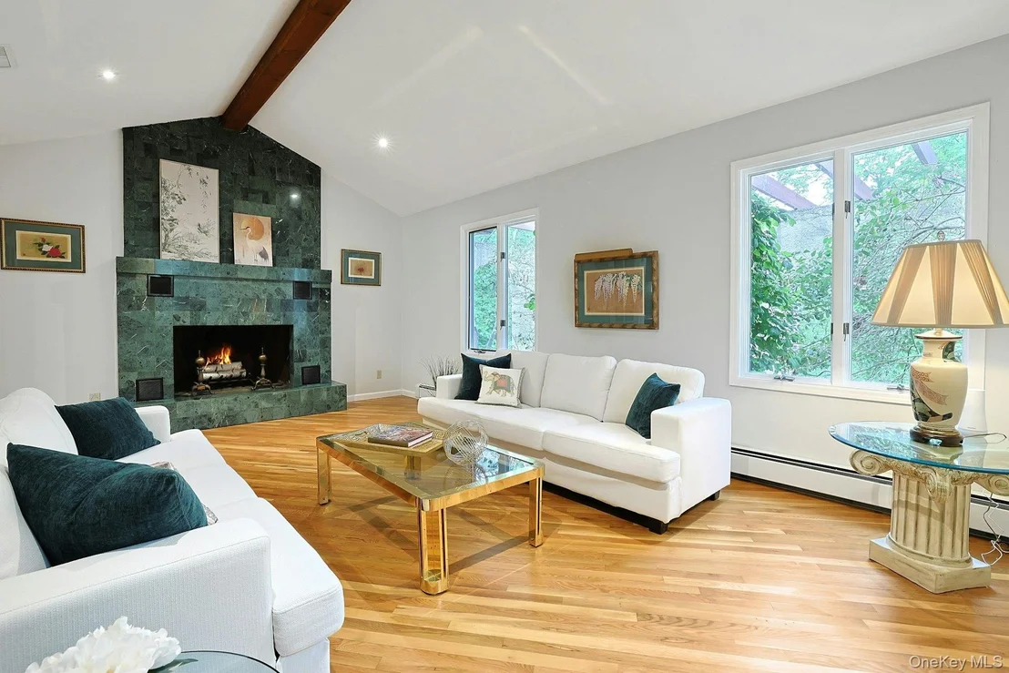 Photo of 77 Central Drive