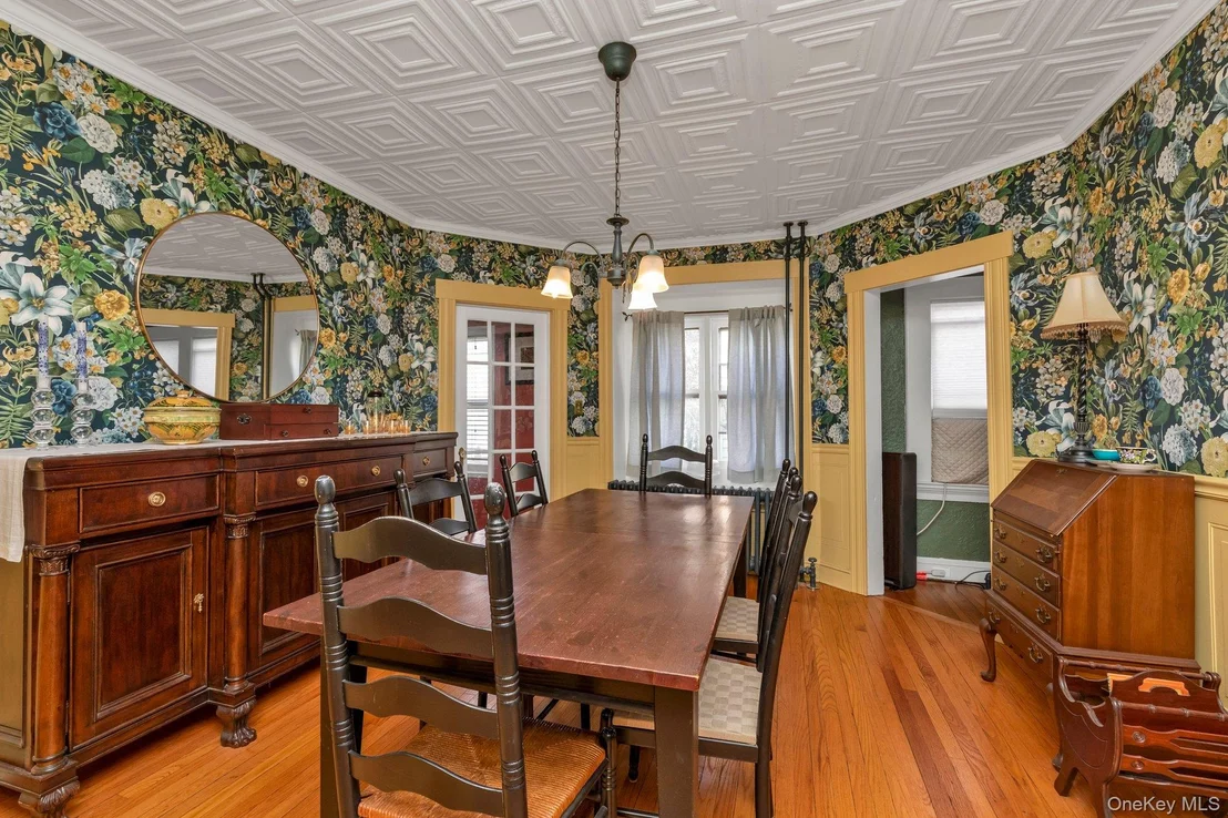 Photo of 841 Waverly Place
