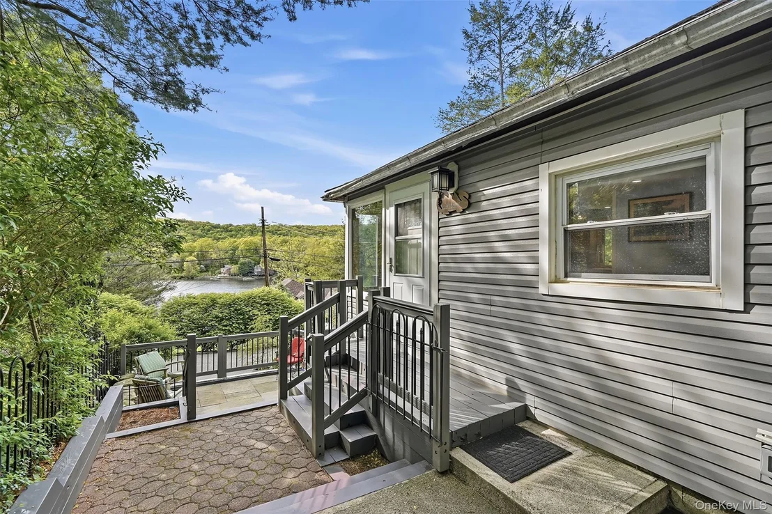 Photo of 40 Chippewa Road