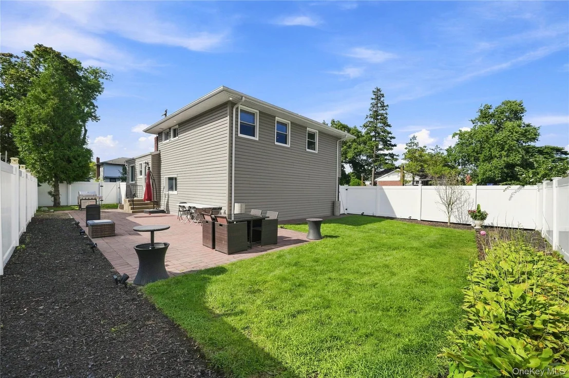 Photo of 614 Pine Lane