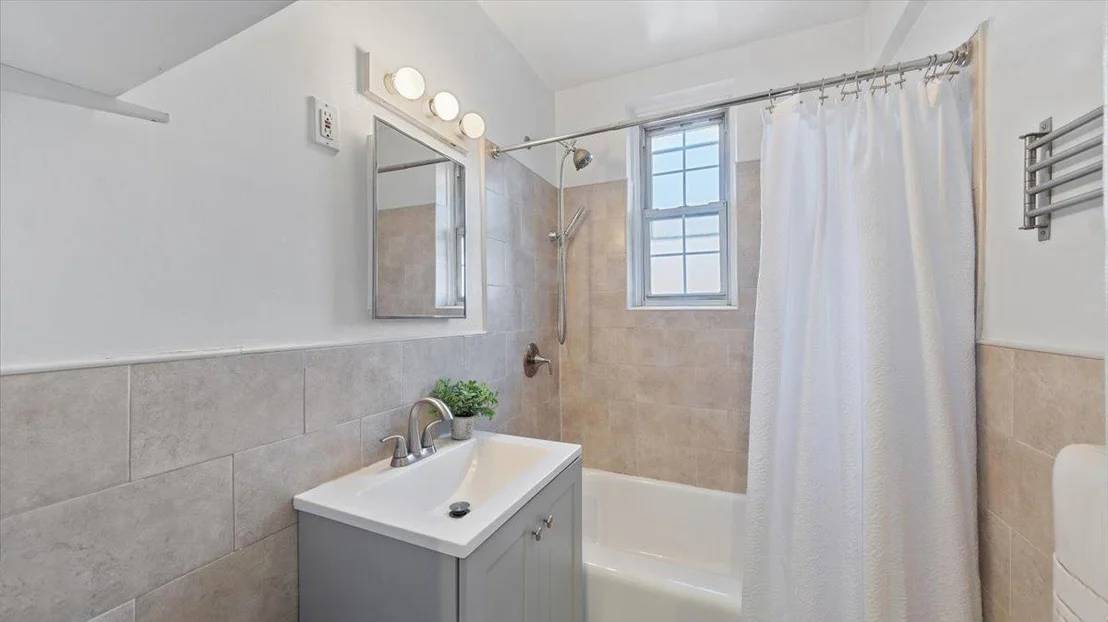 Photo of Unit B52 at 754 Bronx River Road