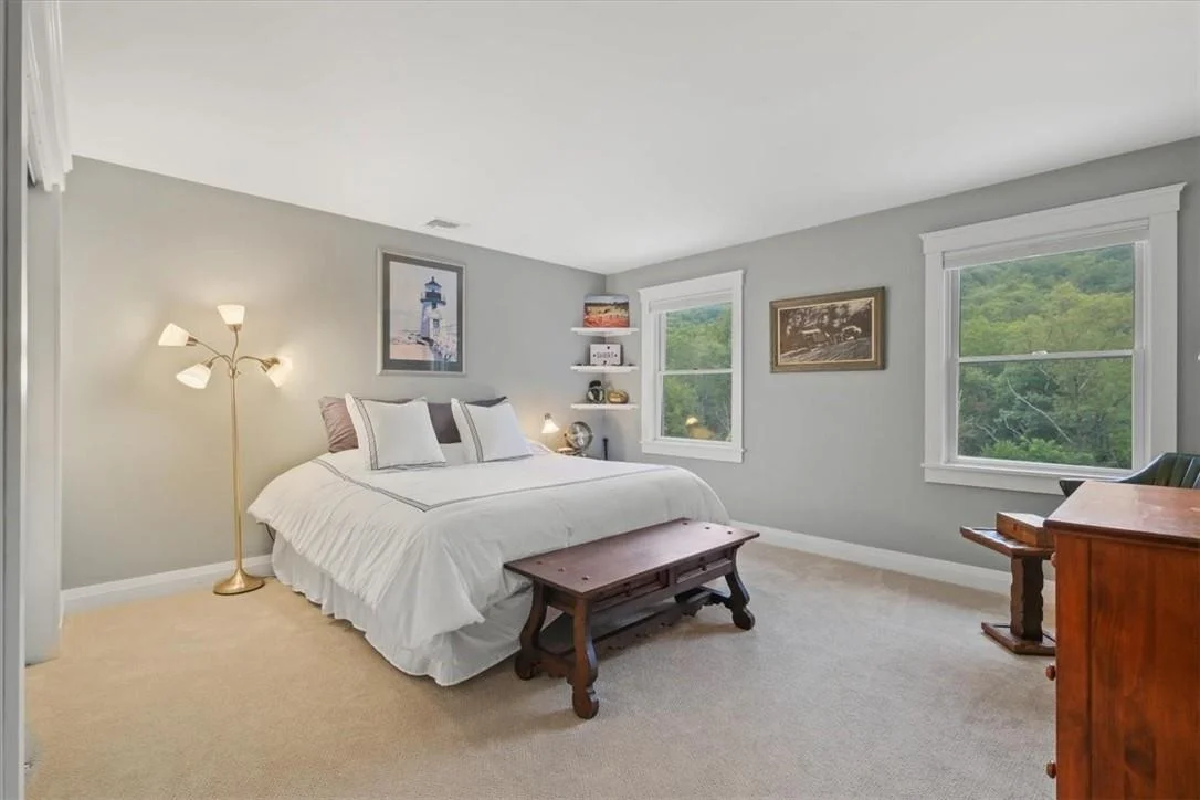 Photo of 25 Red Oak Lane
