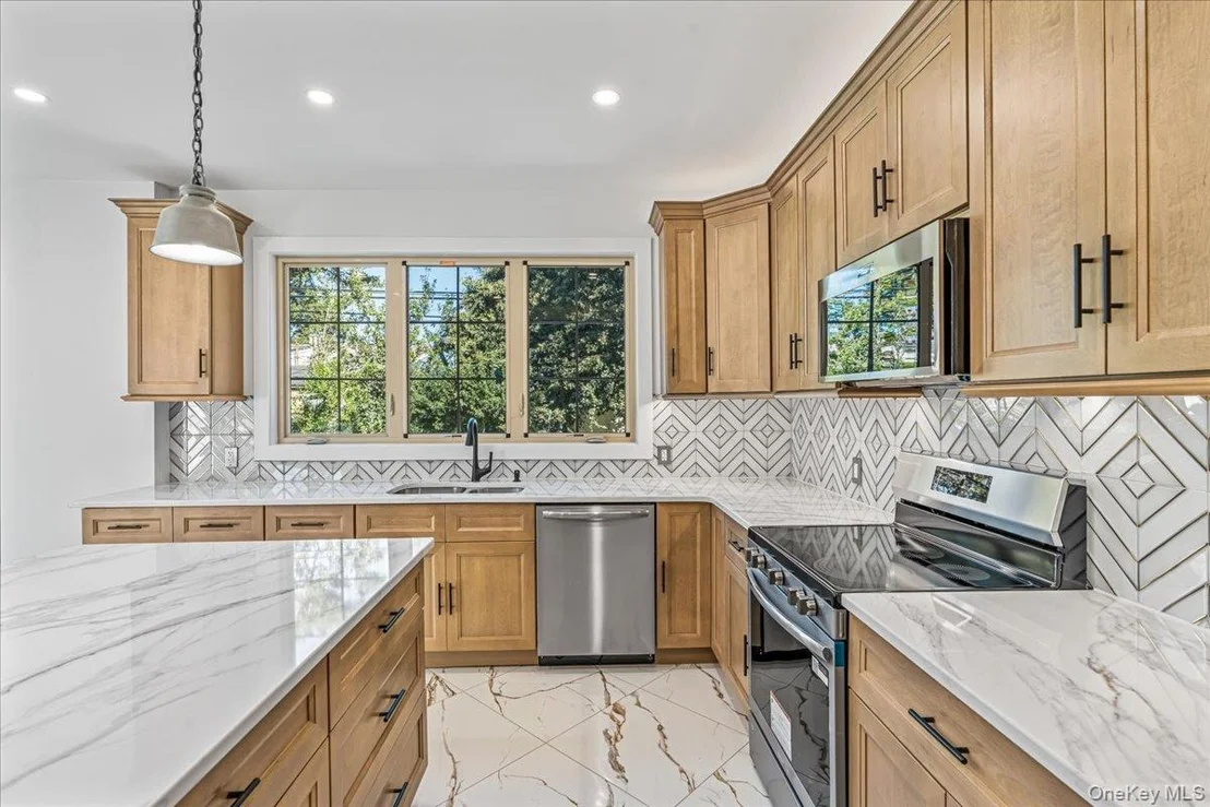 Photo of 740 Willow Road