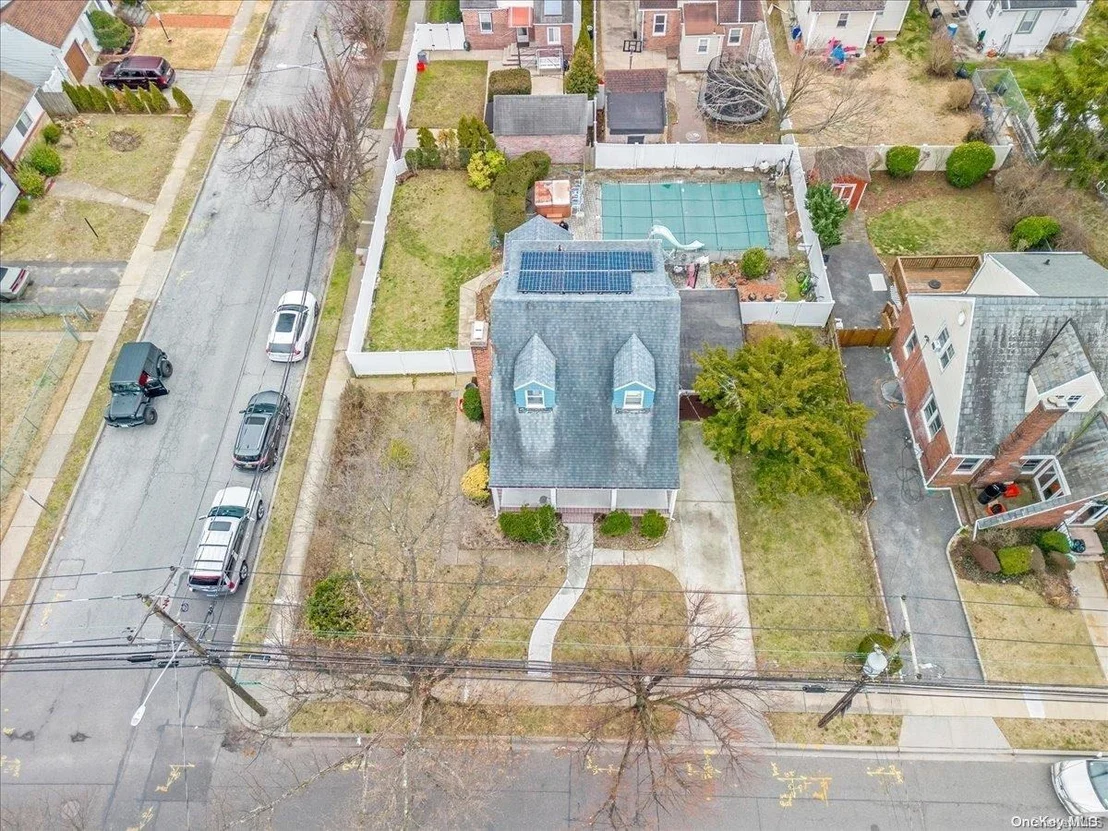 Photo of 589 Pinebrook Avenue