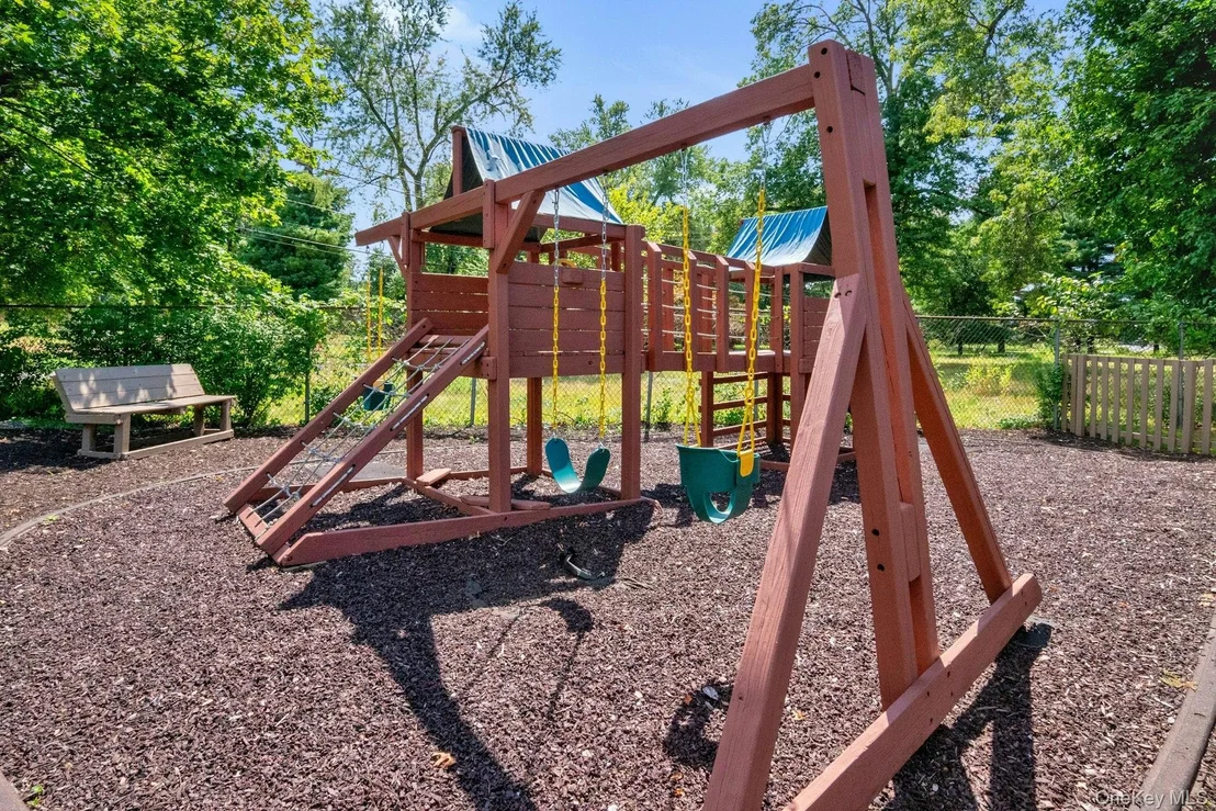 Photo of 605 Eagle Bay Drive