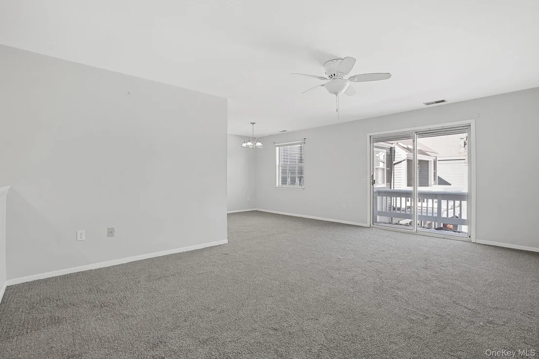 Photo of Unit H at 401 Commons Way