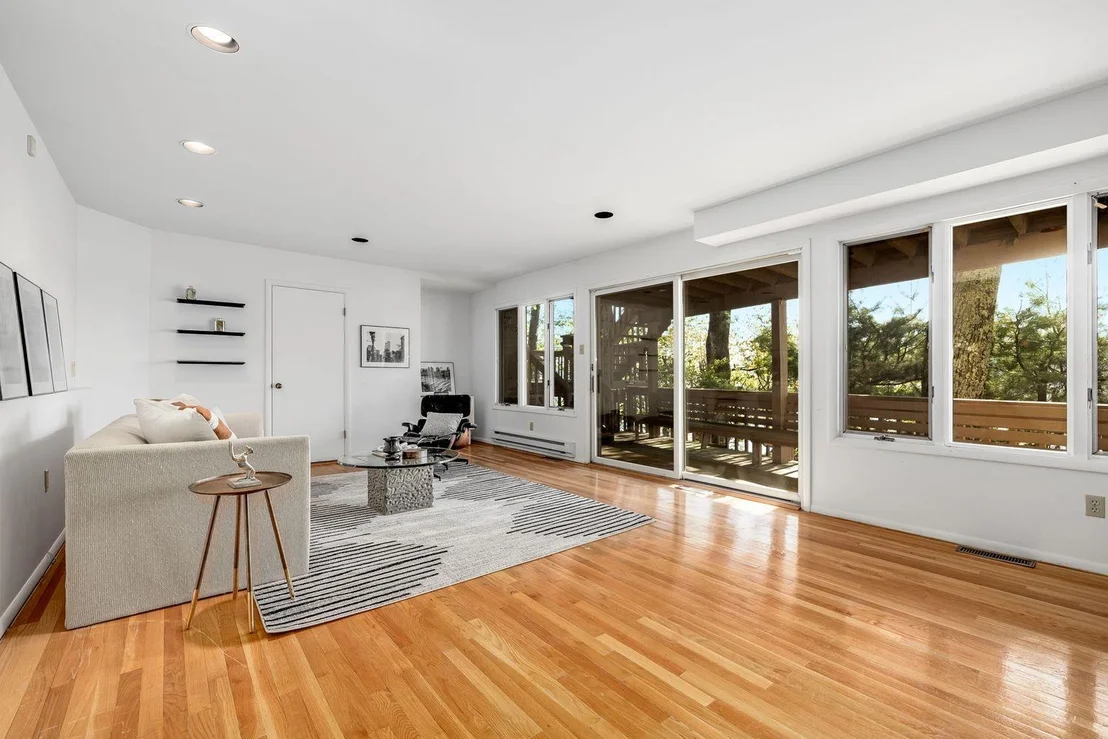Photo of 444 River Road