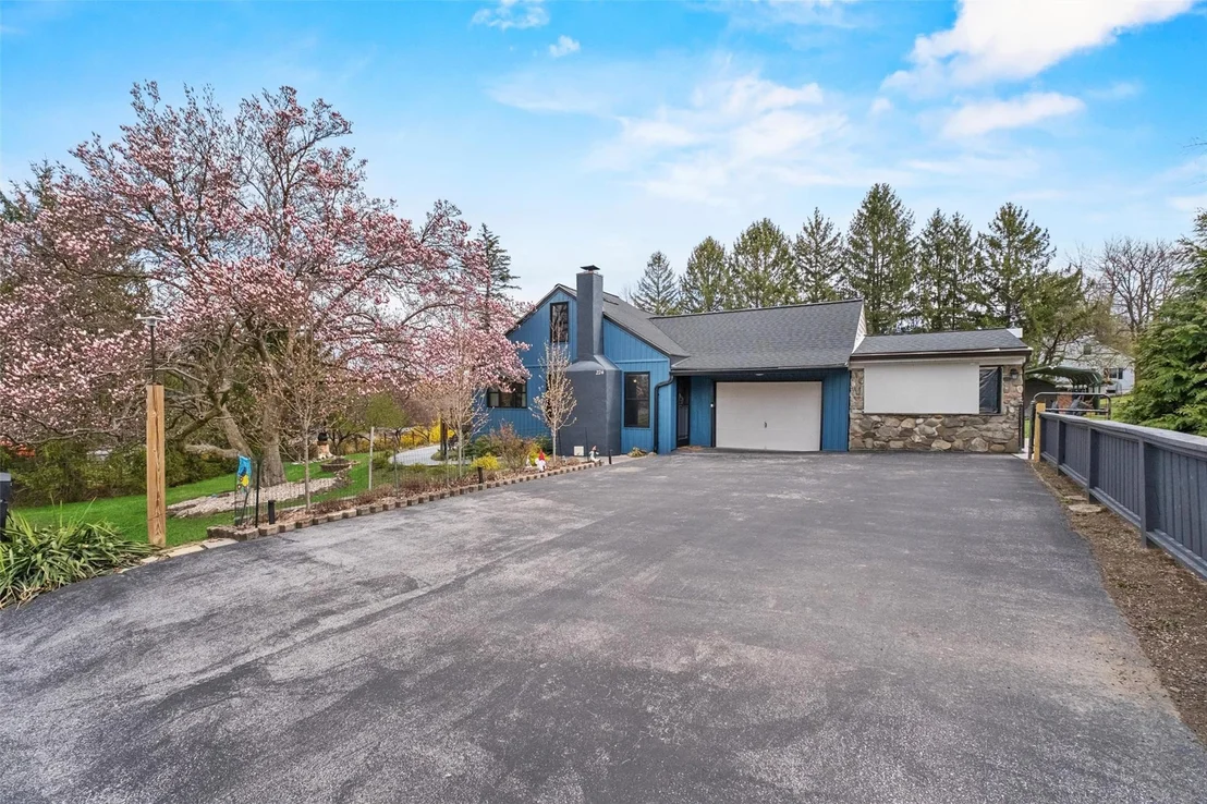 Photo of 224 Manchester Road
