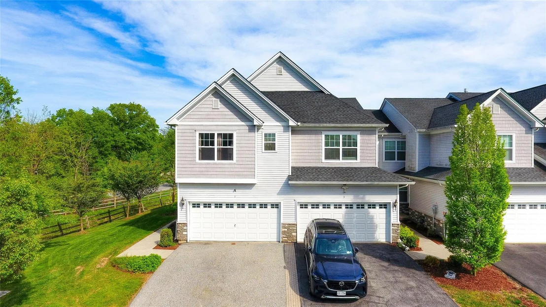 Photo of 1 Lindentree Lane