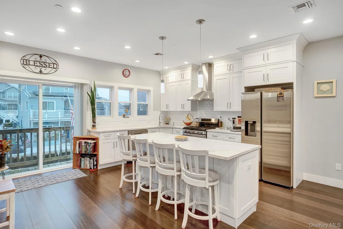 Photo of 124 Beach Avenue