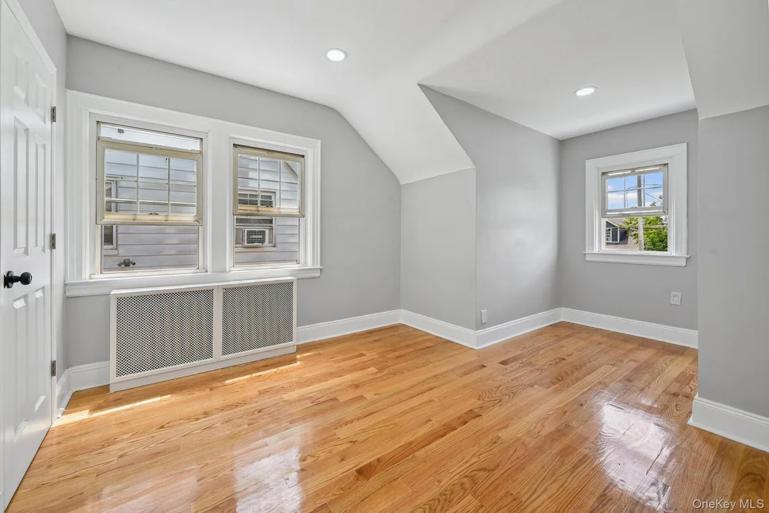 Photo of 73 Broadway