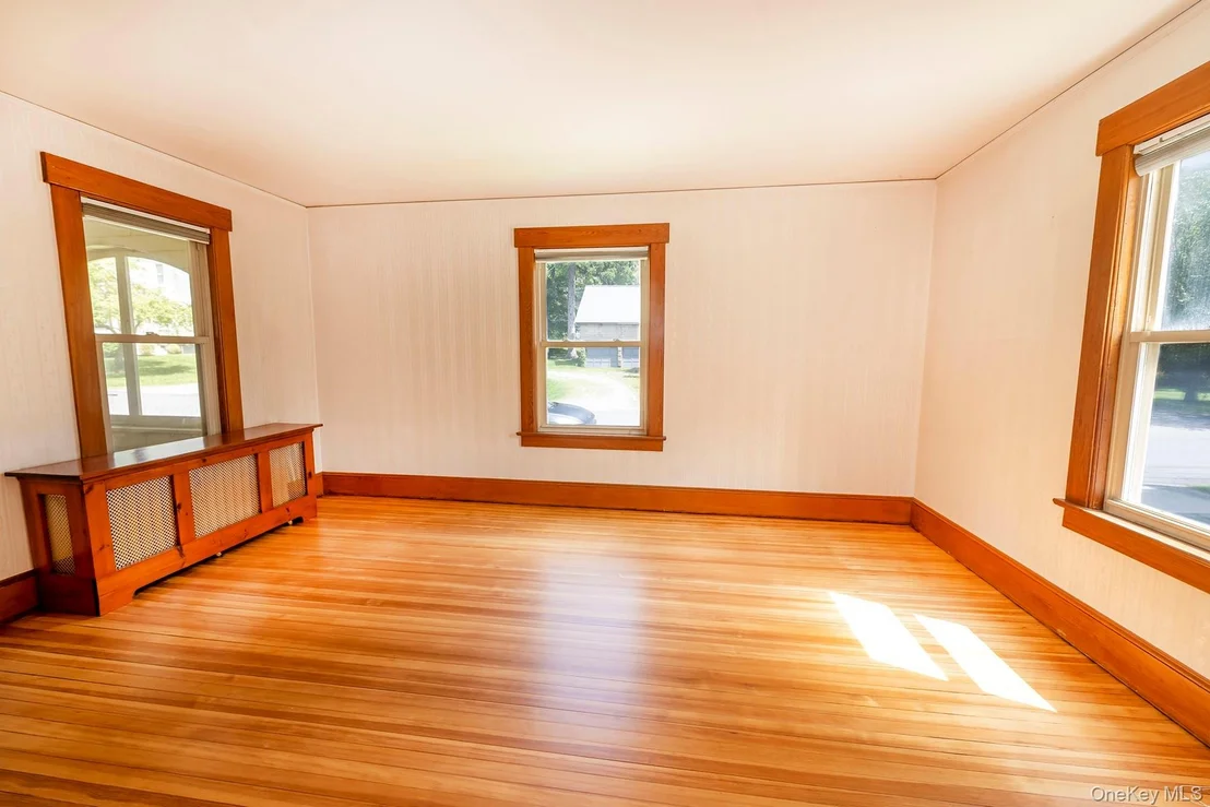 Photo of 7 Maple Avenue