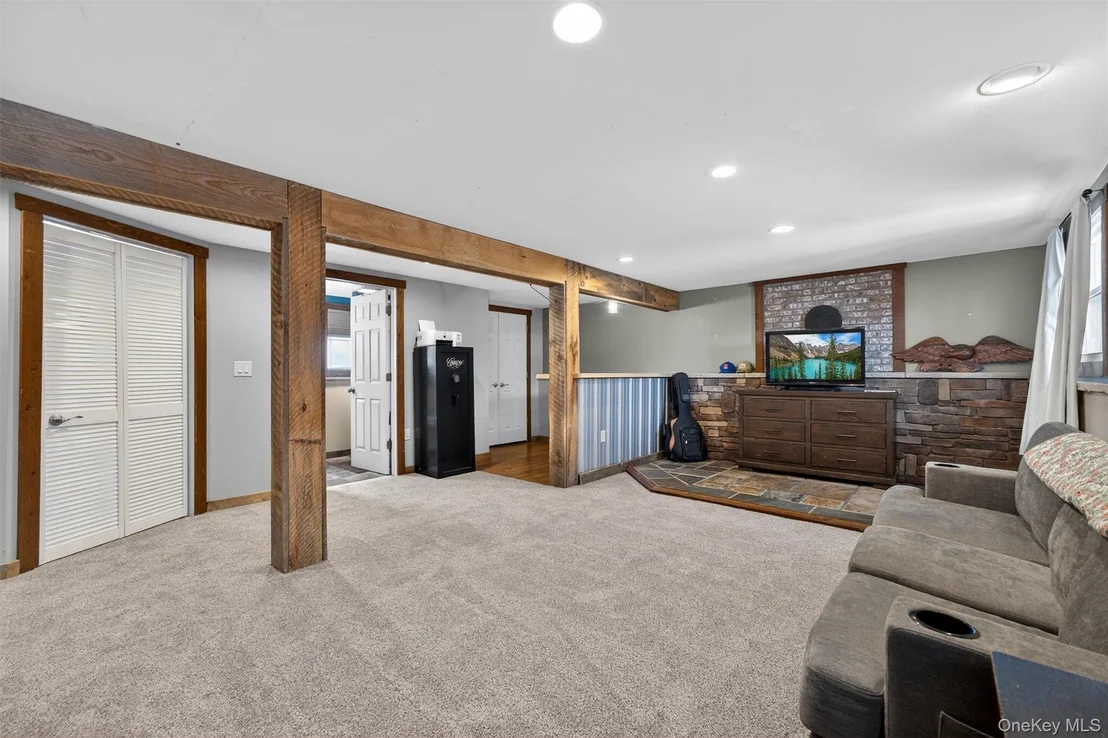 Photo of 85 Farries Avenue