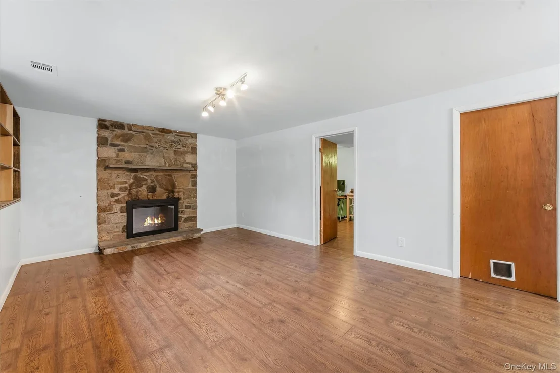 Photo of 124 Cedar Lane