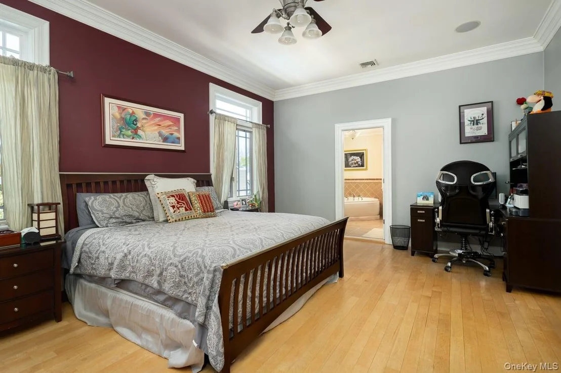 Photo of 100 Byron Road