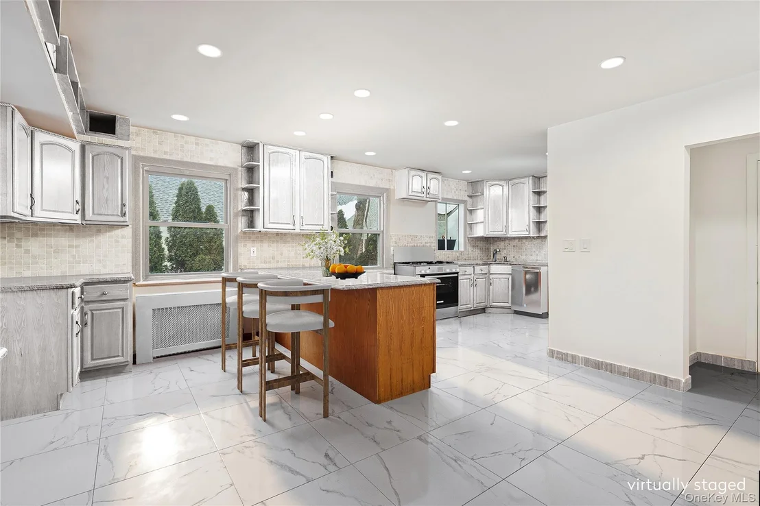 Photo of 6015 Independence Avenue