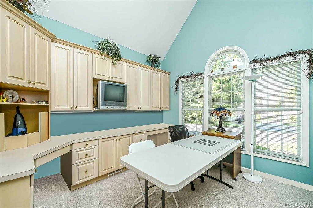 Photo of 828 Pondview Road