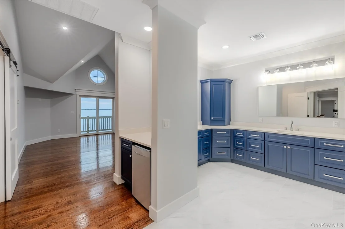 Photo of 72 Grandview Drive
