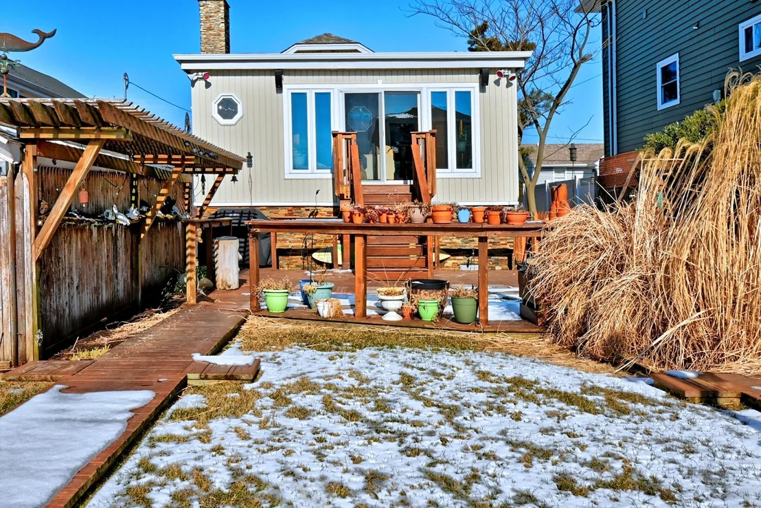 Photo of 48 Pershing Avenue