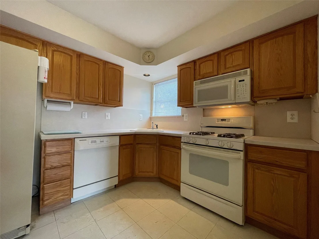 Photo of 1655 Lewis Road