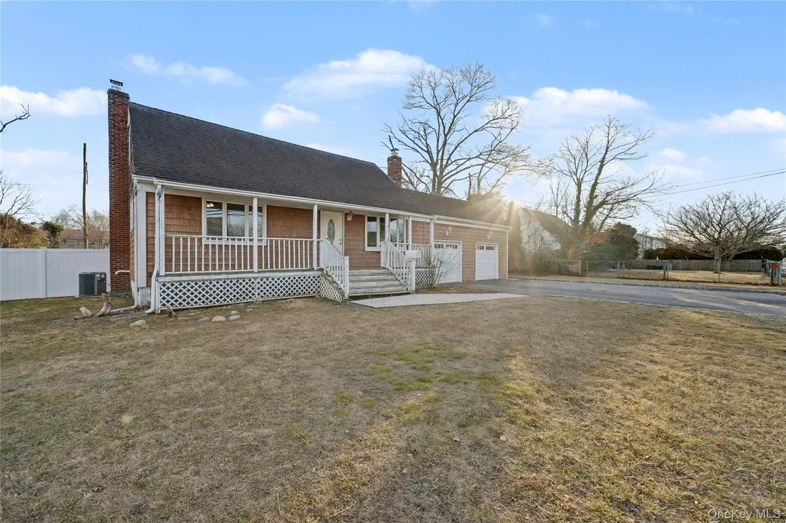 Photo of 158 Moffitt Boulevard