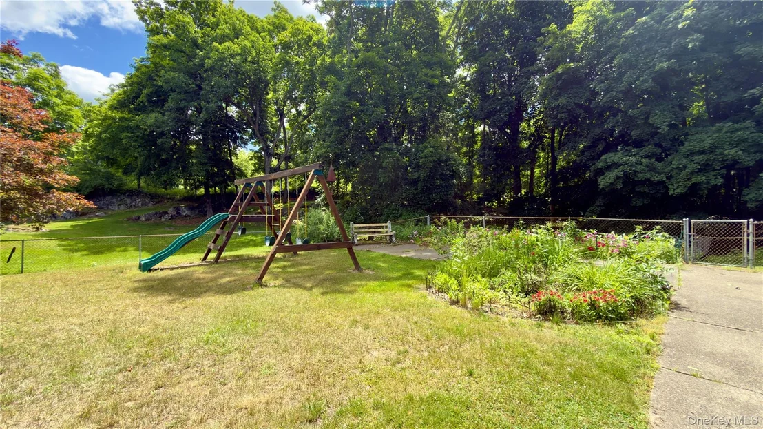 Photo of 18 Terwilliger Road