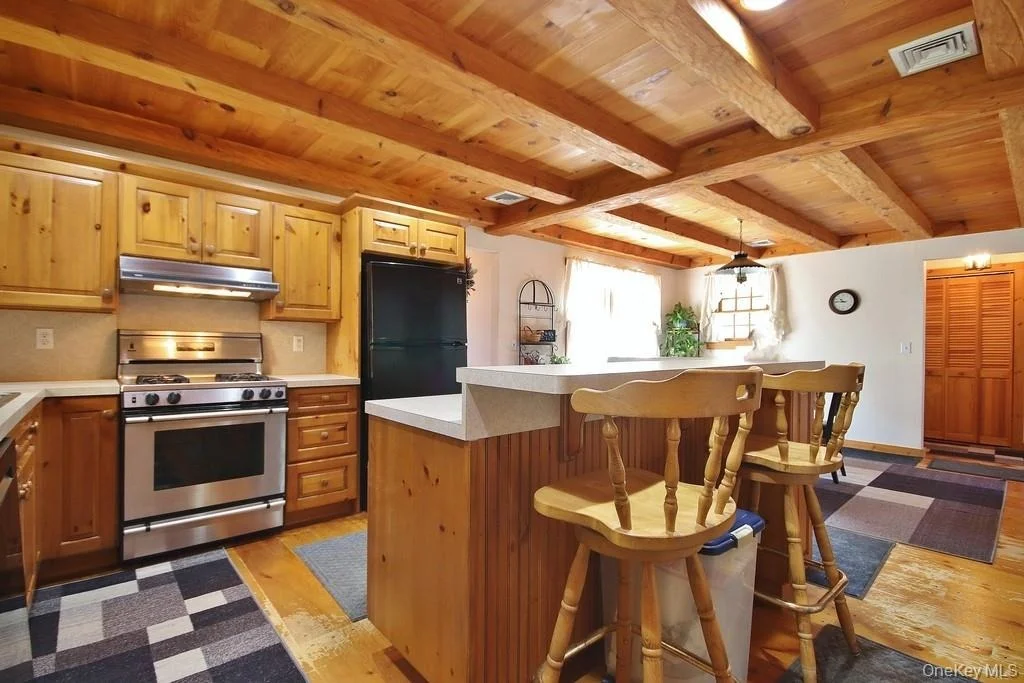 Photo of 138 Round Hill Road