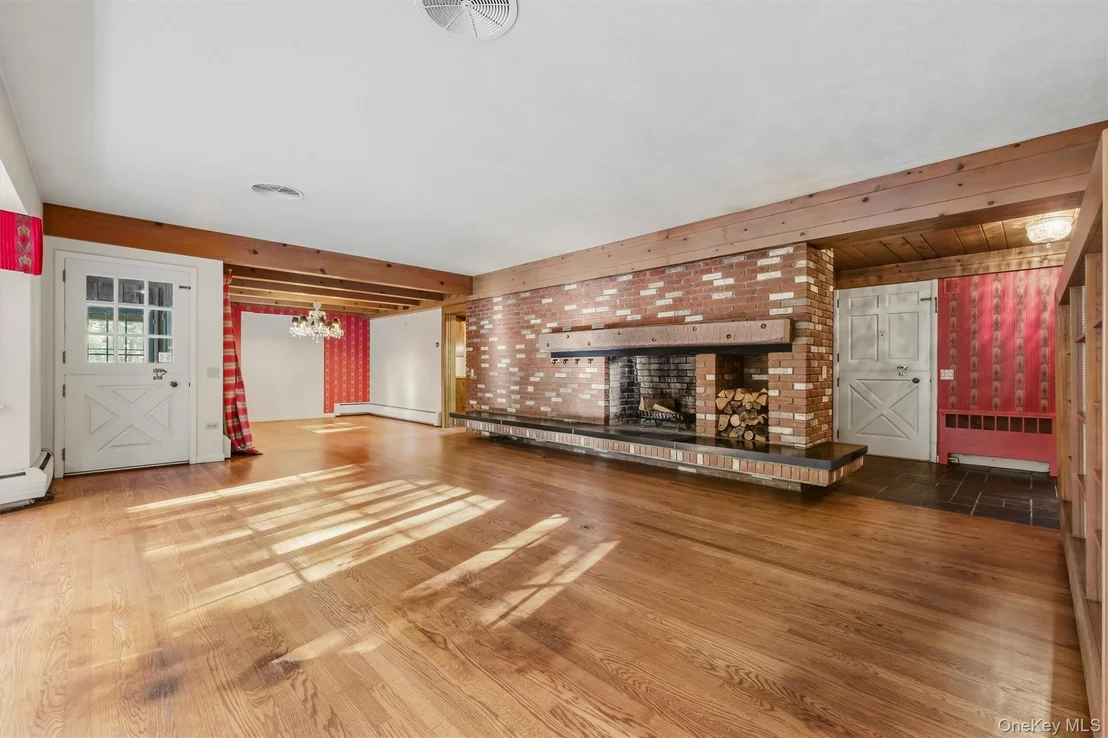 Photo of 17 Whitehouse Avenue