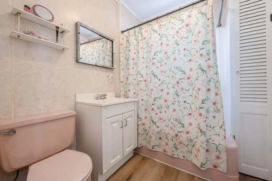 Photo of 1050 Lakeside Place