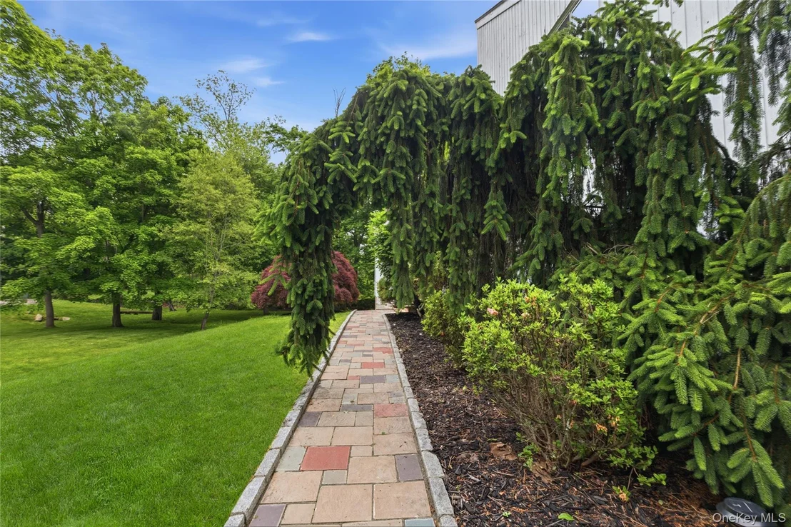 Photo of 65 Cliffside Lane