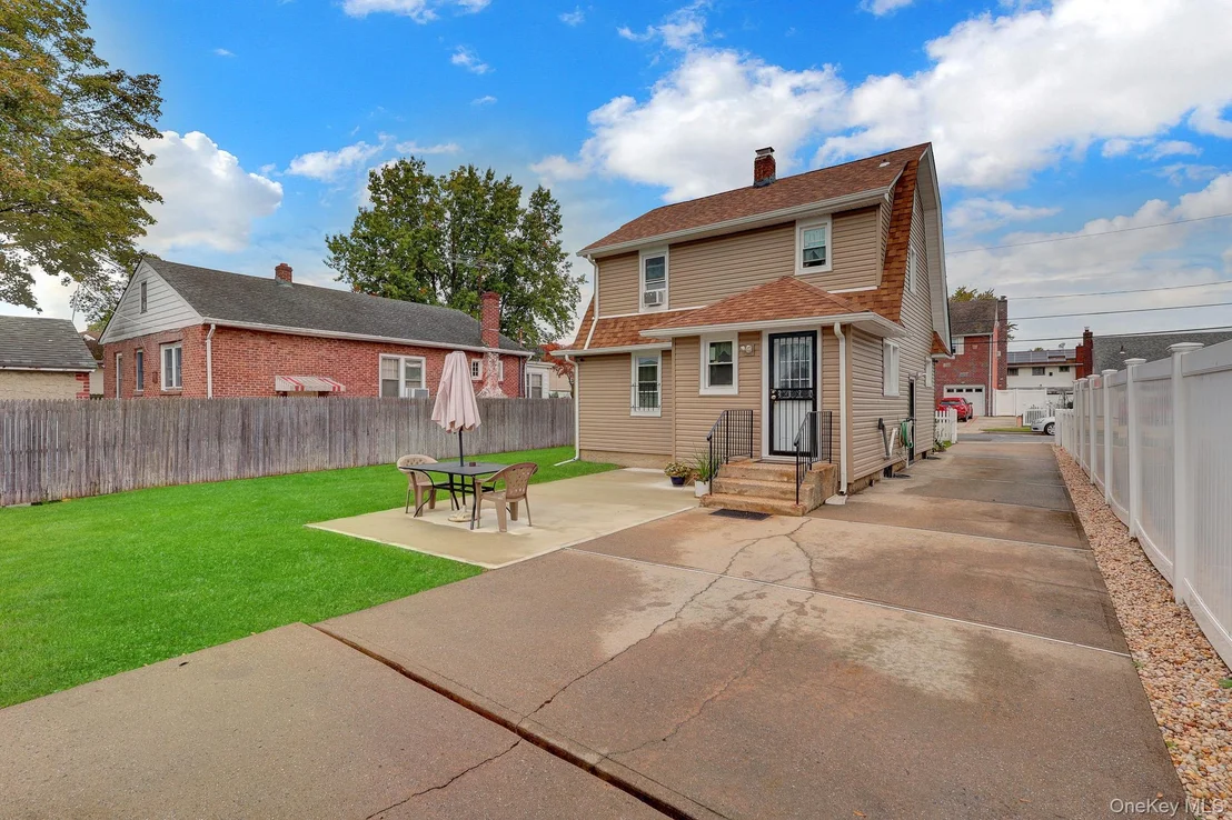 Photo of 44 Brooks Avenue