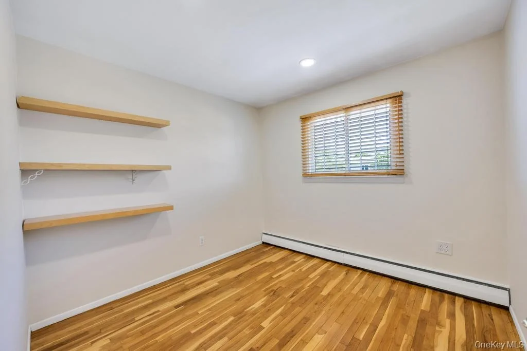 Photo of 25 Laurel Place