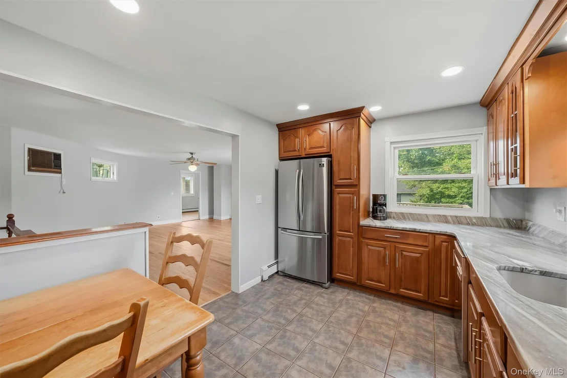 Photo of 48 Lake Side Drive