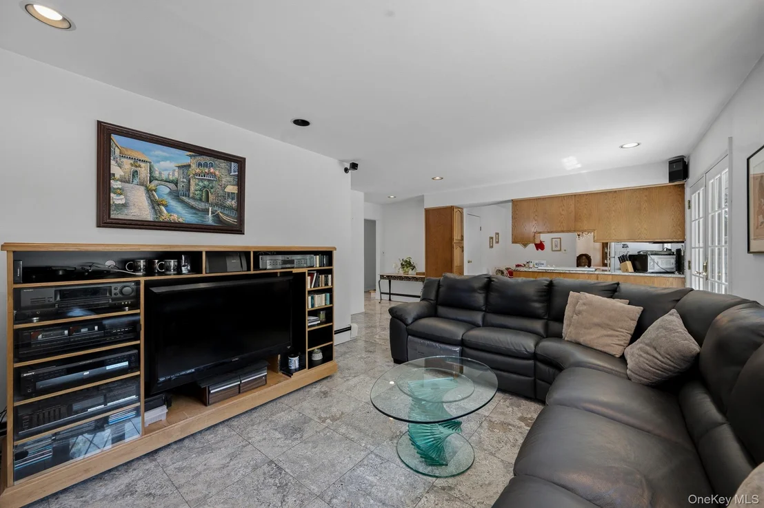 Photo of 10 Arcadia Drive