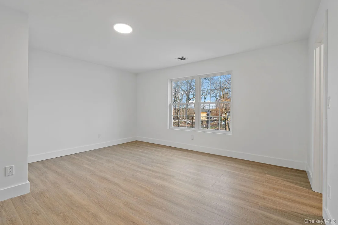 Photo of 39 Overland Drive