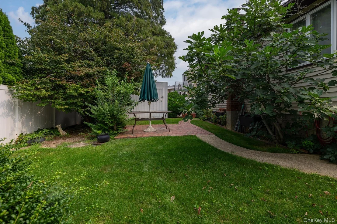 Photo of 2120 Beech Street