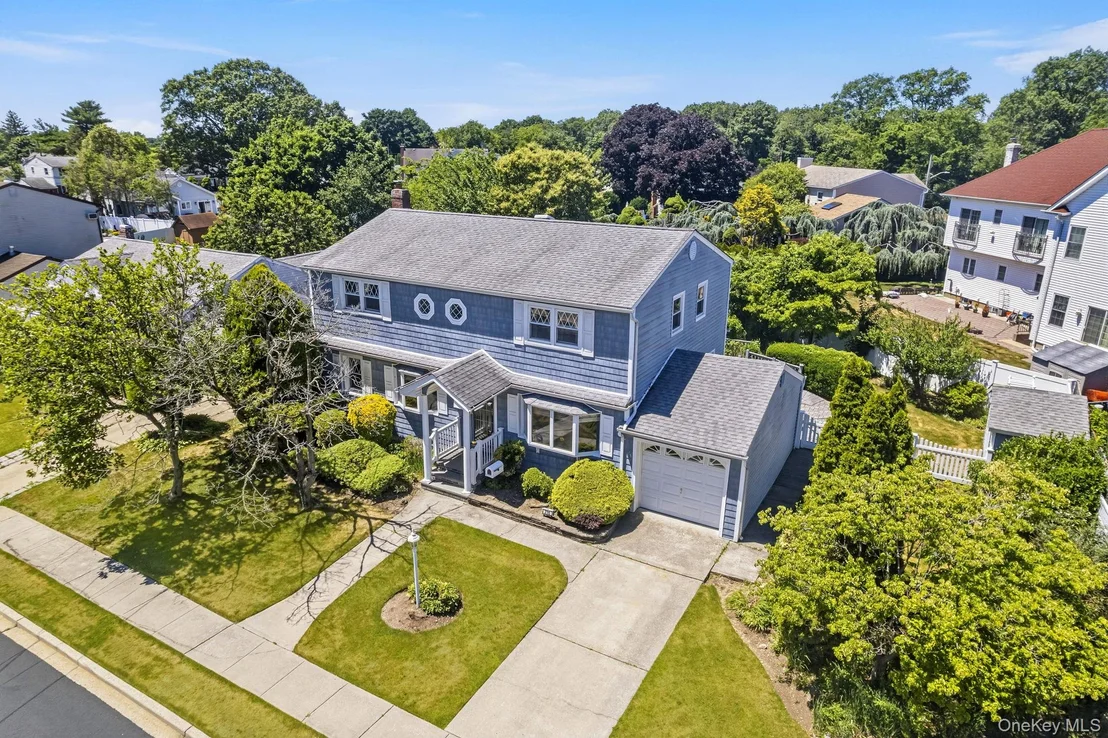 Photo of 216 Gardner Avenue