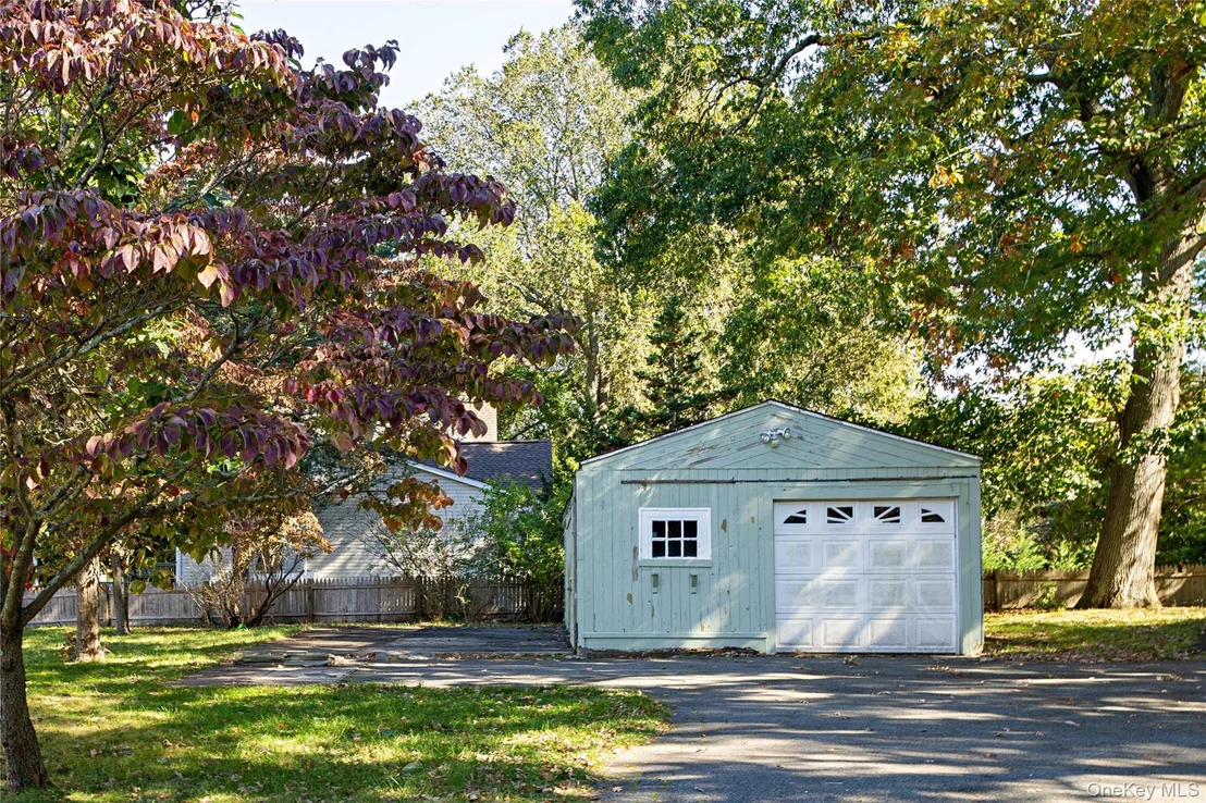 Photo of 2000 Cox Neck Road