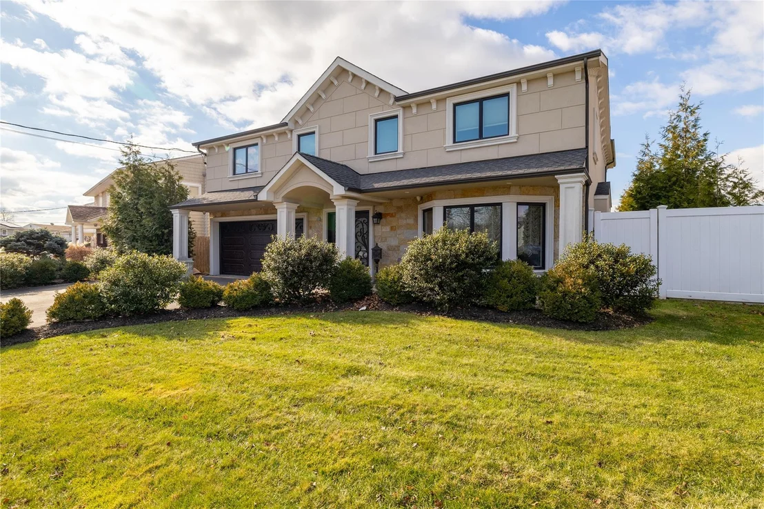 Photo of 3844 Carrel Boulevard