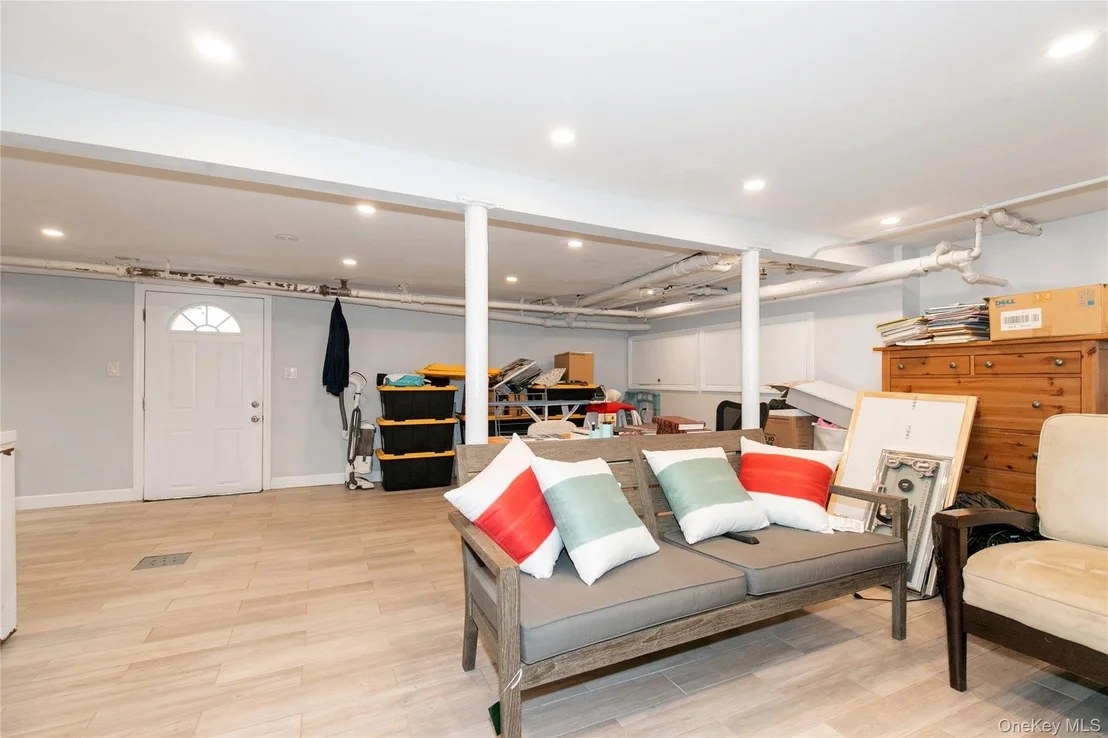 Photo of 367 Summit Avenue