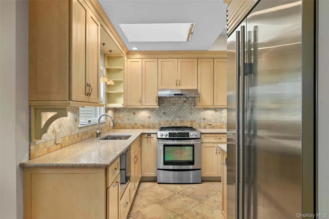 Photo of 6 Agate Avenue