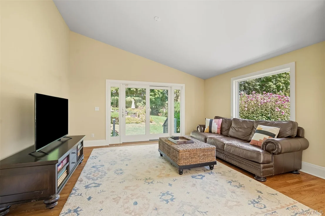 Photo of 9 Boxwood Lane