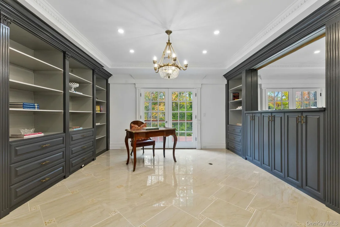 Photo of 675 Quaker Road