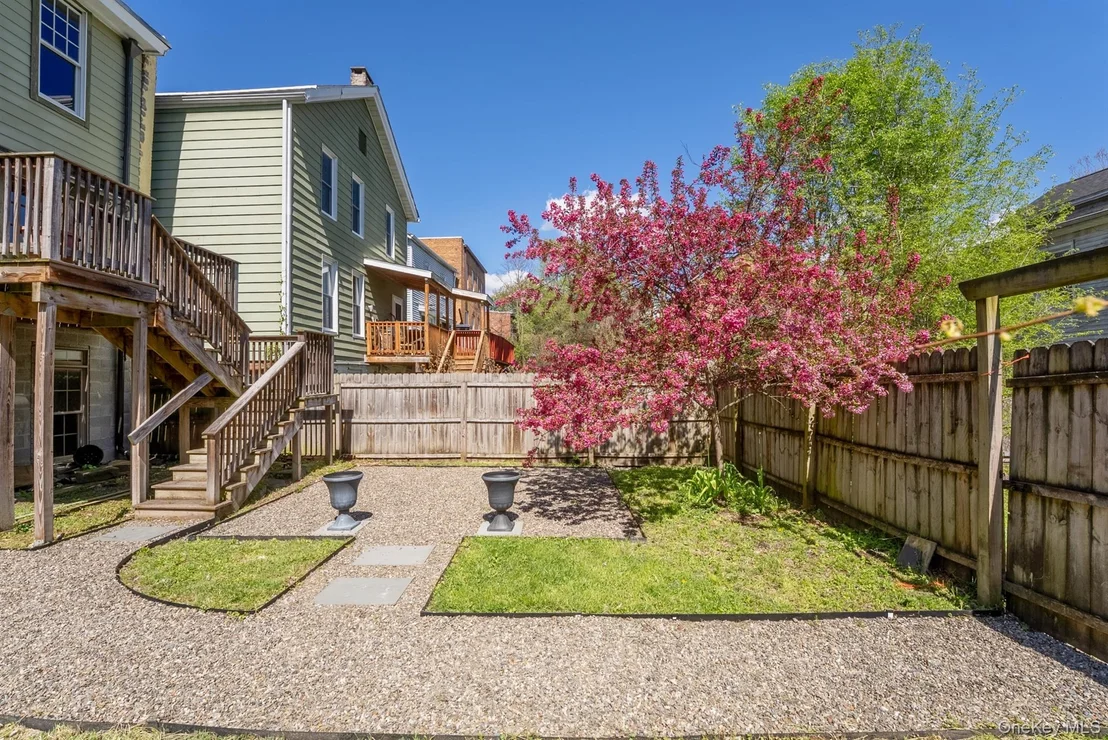 Photo of 72 Hunter Street