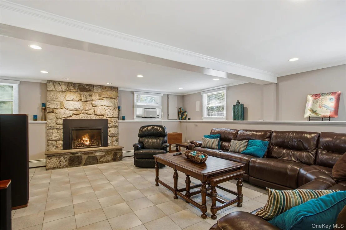 Photo of 32 Meadow Ridge Road